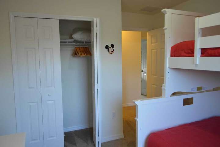 Room 76 of 221