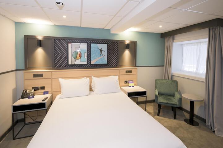Room 47 of 124