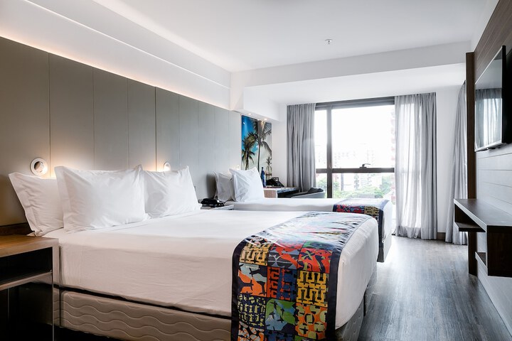 Room 5 of 48