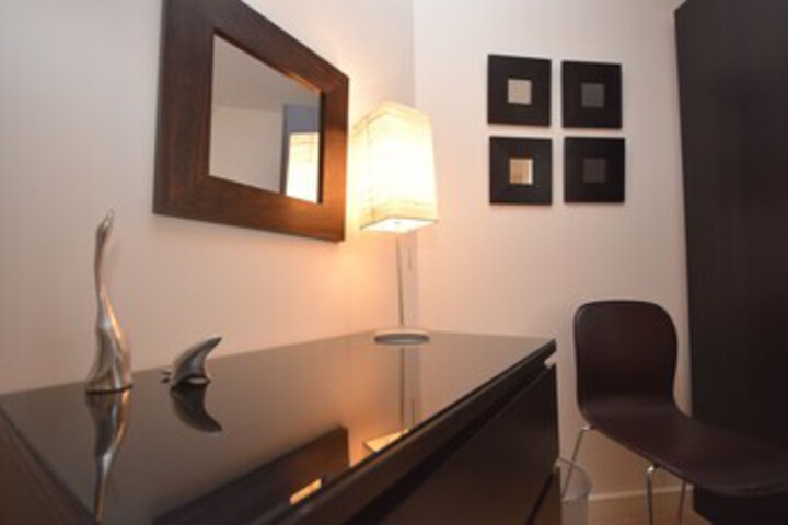Room 16 of 26