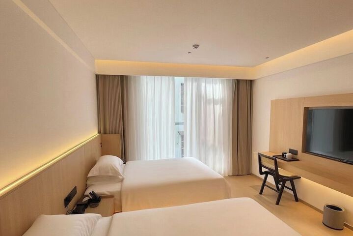 Room 7 of 14