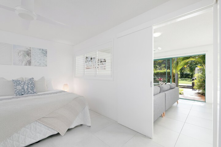 Room 6 of 34