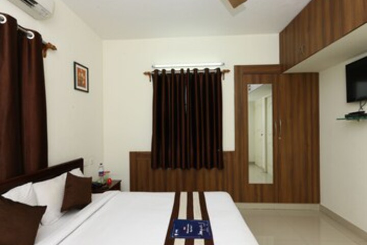 Room 11 of 23