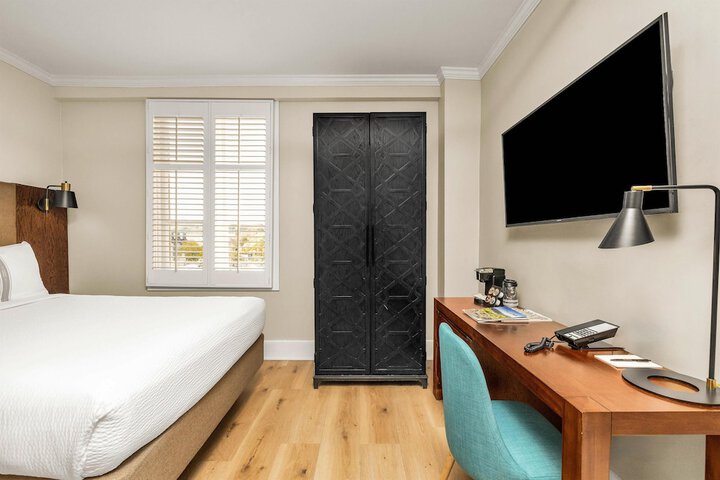 Room 35 of 95