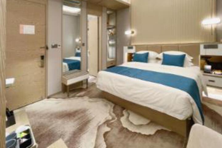 Room 17 of 19