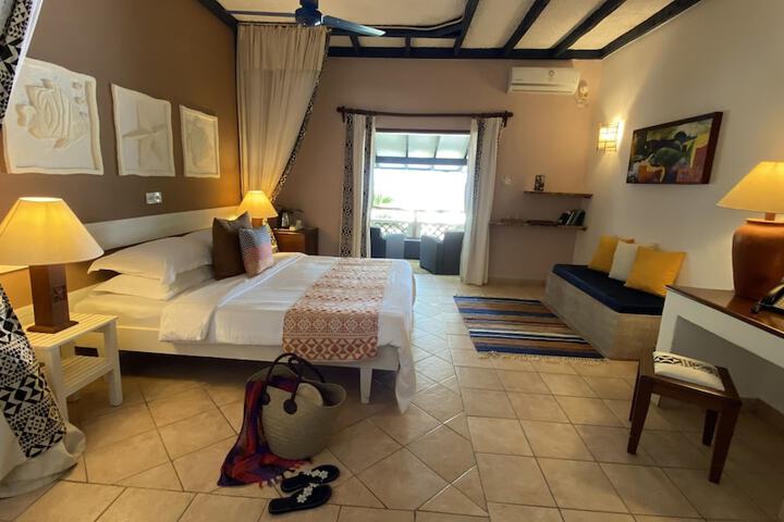 Room 28 of 195