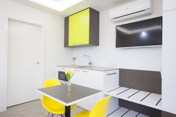 Room 9 of 20