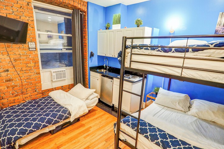 Room 93 of 268