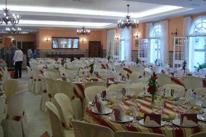 Ballroom/Hall 32 of 48
