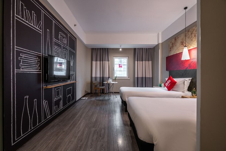 Room 22 of 54