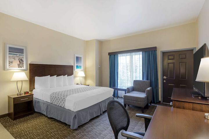 1 King Bed (13 of 21)