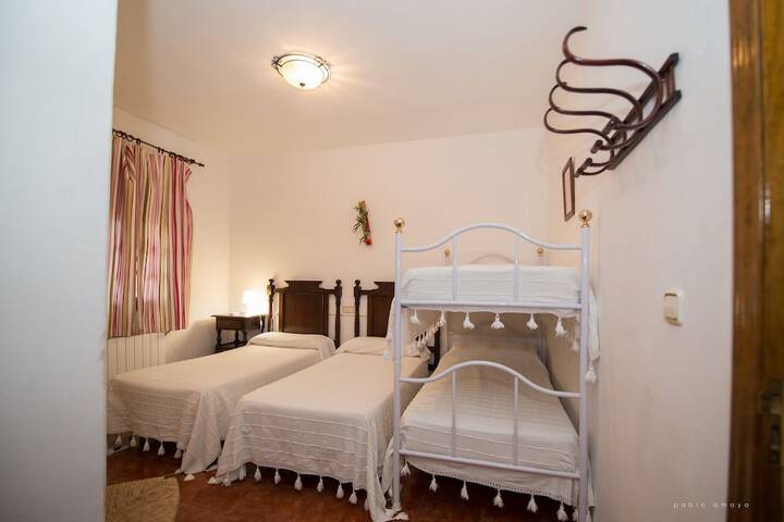 Room 10 of 50