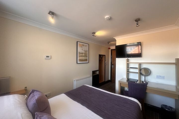 Room 16 of 27