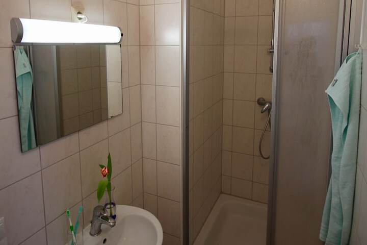 Room 2 of 2