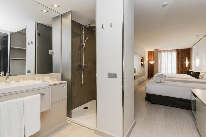 Room 9 of 54