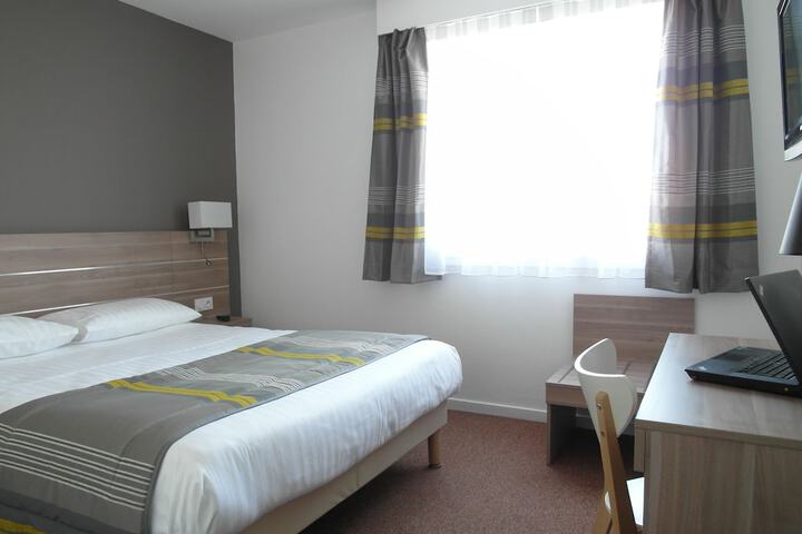 Room 7 of 50