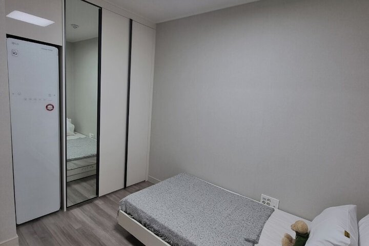 Room 13 of 24