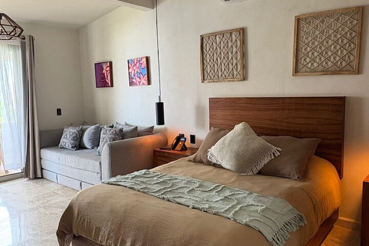 Room 25 of 83