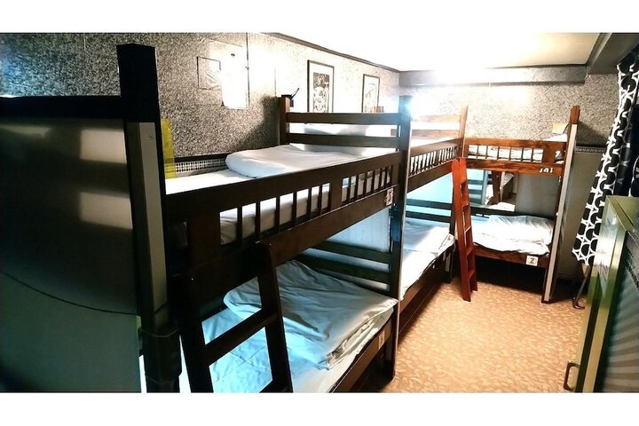 Room 9 of 66