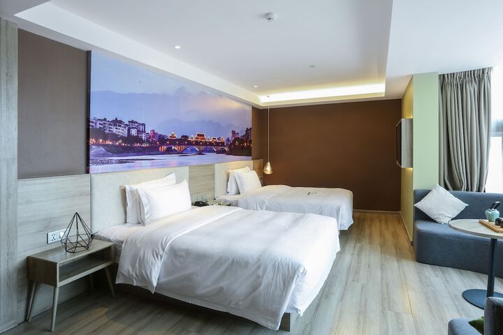 Room 17 of 60