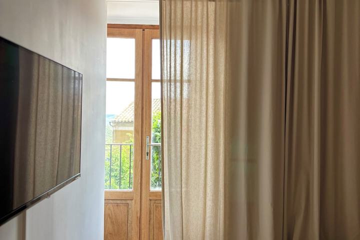 Room 74 of 193
