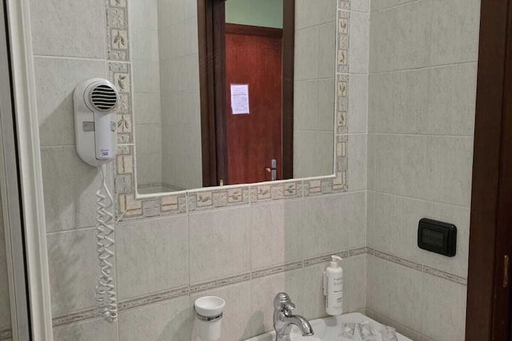 Room 20 of 39