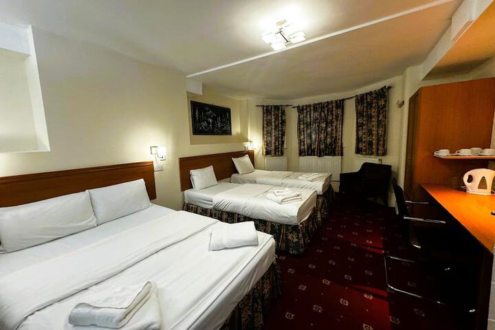 Room 42 of 95