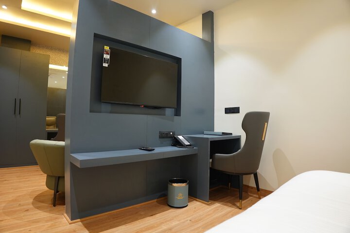 Room 4 of 56