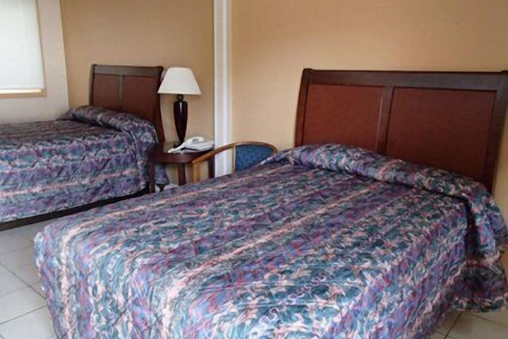 Room 8 of 22