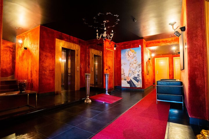 Ballroom/Hall 142 of 149