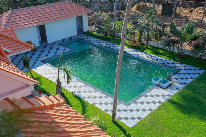 Pool 14 of 31