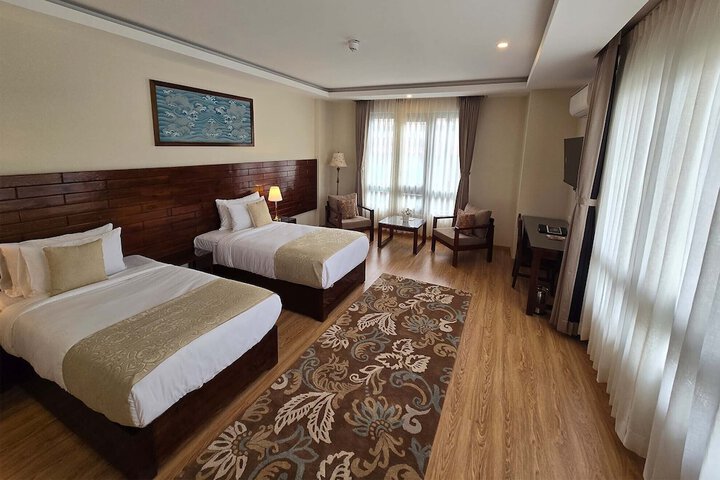 Room 4 of 20