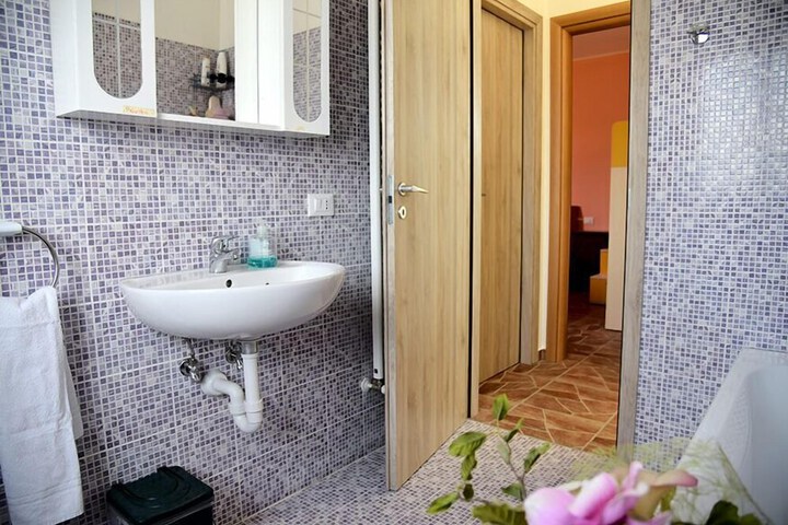 Room 26 of 26