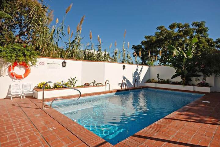 Hotel Pool