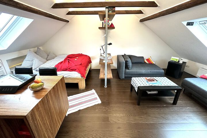 Room 8 of 60