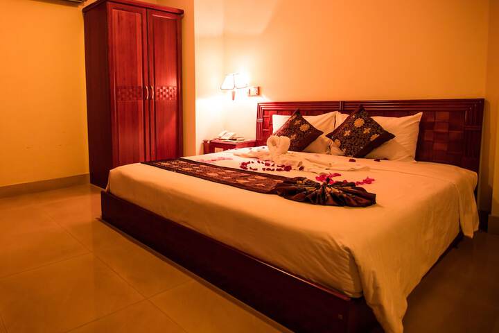 Room 10 of 27