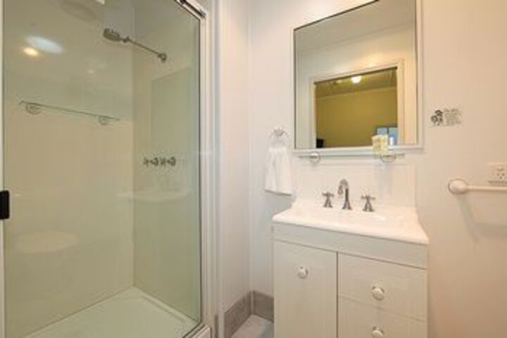 Room 3 of 20