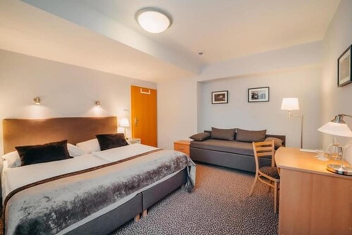 Room 6 of 23