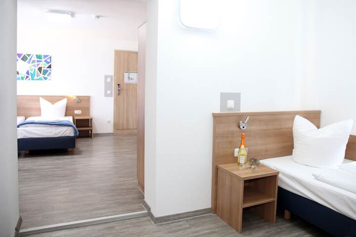 Room 13 of 40