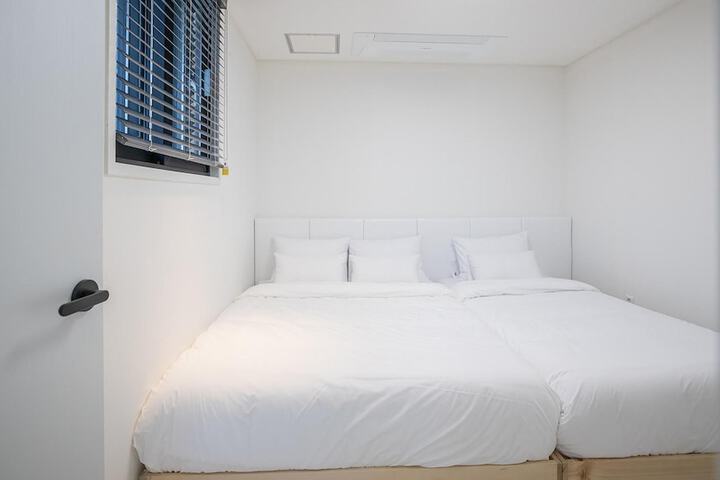 Room 87 of 188
