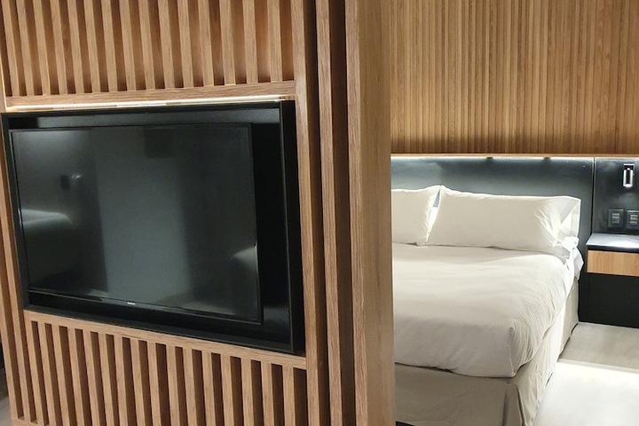 Room 19 of 64