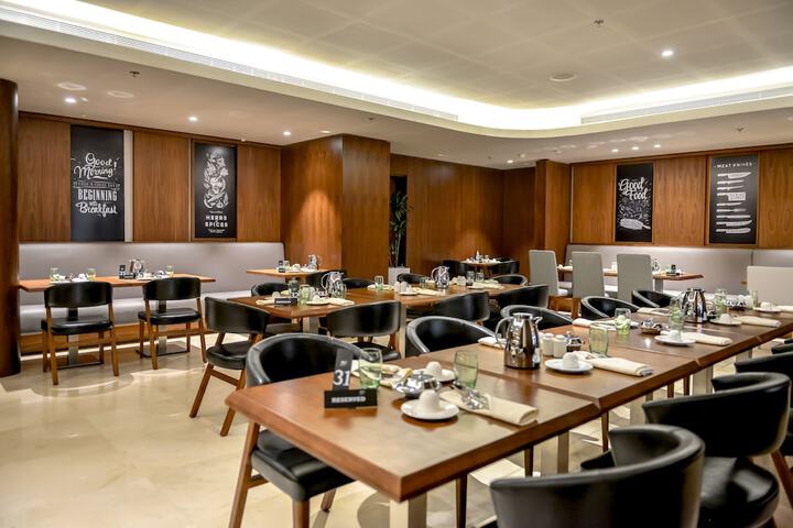 Dining 68 of 125