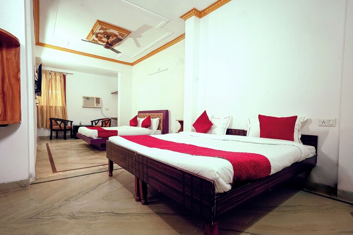 Room 16 of 28