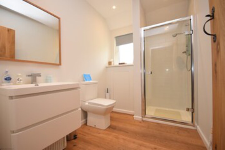 Room 4 of 25