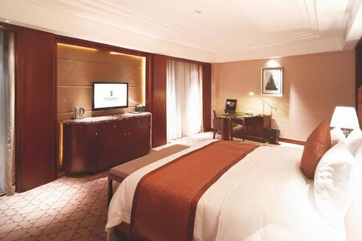 Room 5 of 36