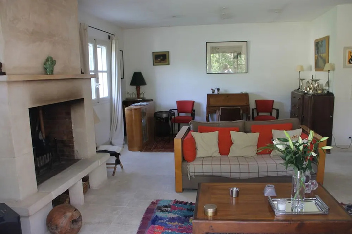 Room 4 of 16