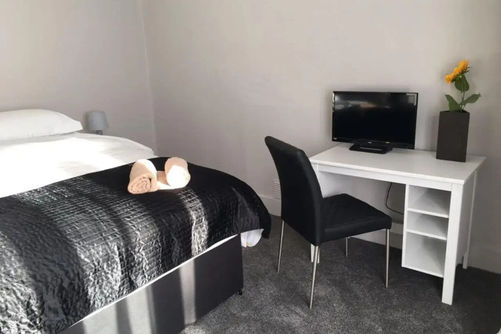 Room 5 of 15