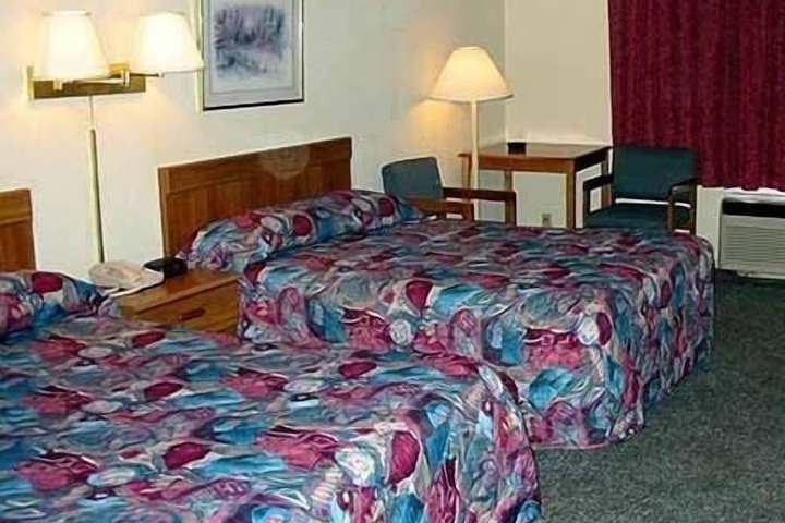 Room 5 of 17