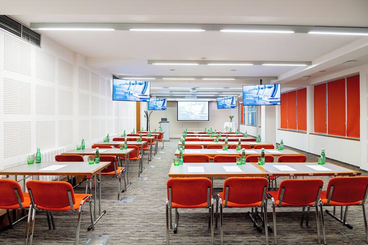 Business Center 57 of 64
