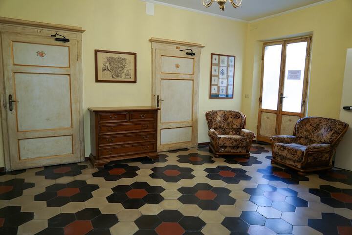 Room 21 of 42